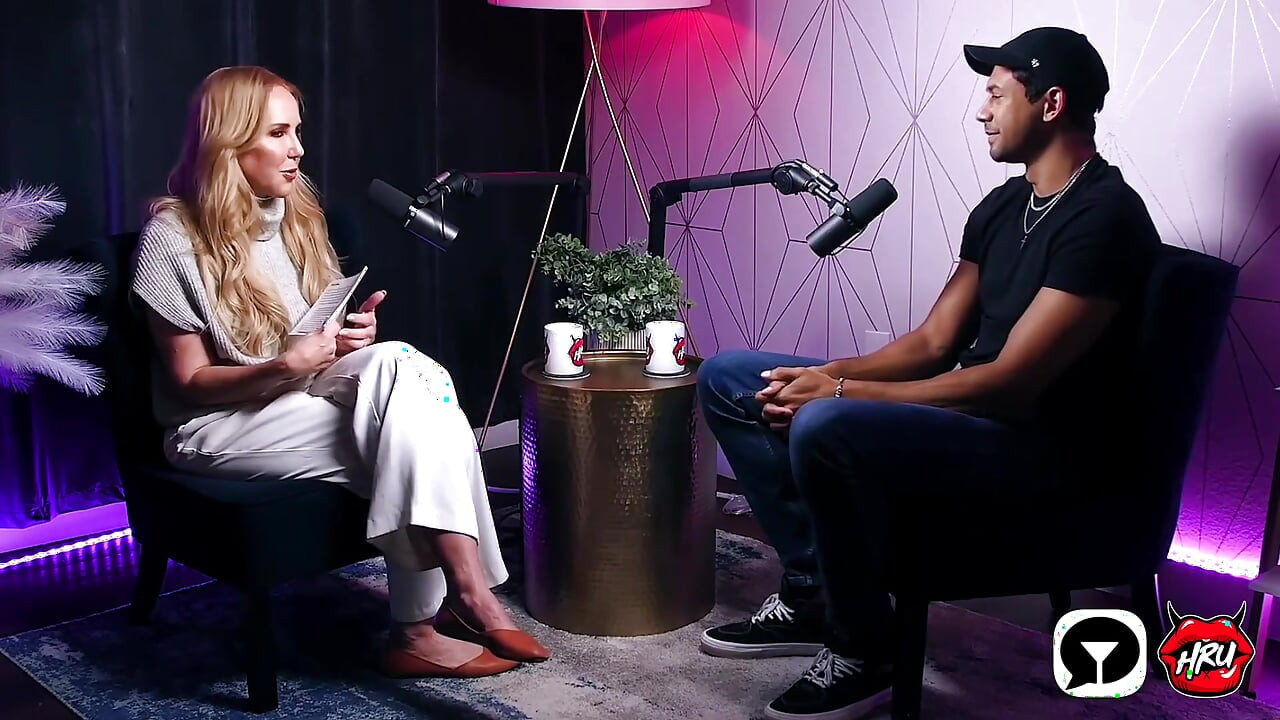 Alex Jones krijgt echt over grootte, prestatieangst en druk