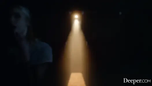 Lebih. Chloe cherry memainkan fantasi dobel penetasi paling gelap