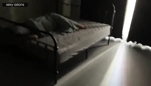 Si cantik semok tanpa sensor. Tubuh menggairahkan menikmati masuk dan selesai dalam