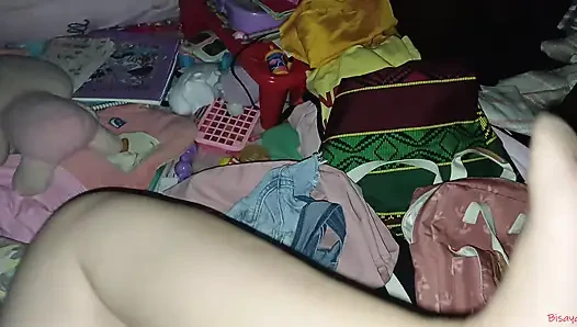 Suara manis milf gemuk tenggelam dalam dengungan kontol