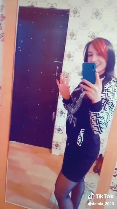 Aze Tiktok girl nylon feet