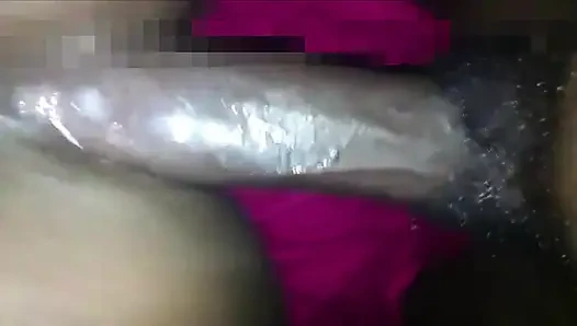 Gnadenlose Stöße gegen ihren Hintern