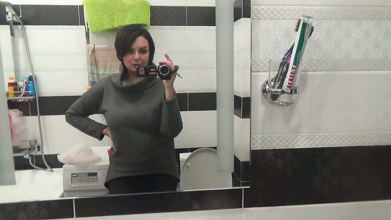 Kate sering kencing dengan memek berbulu setelah putus asa lama