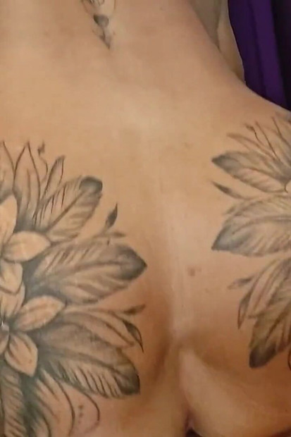 On jebe moju ogromnu pičku nakon što je napunim dok ne pukne