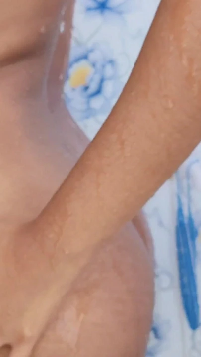 18+ college girl nude bath and fingering xxx | Clip 2