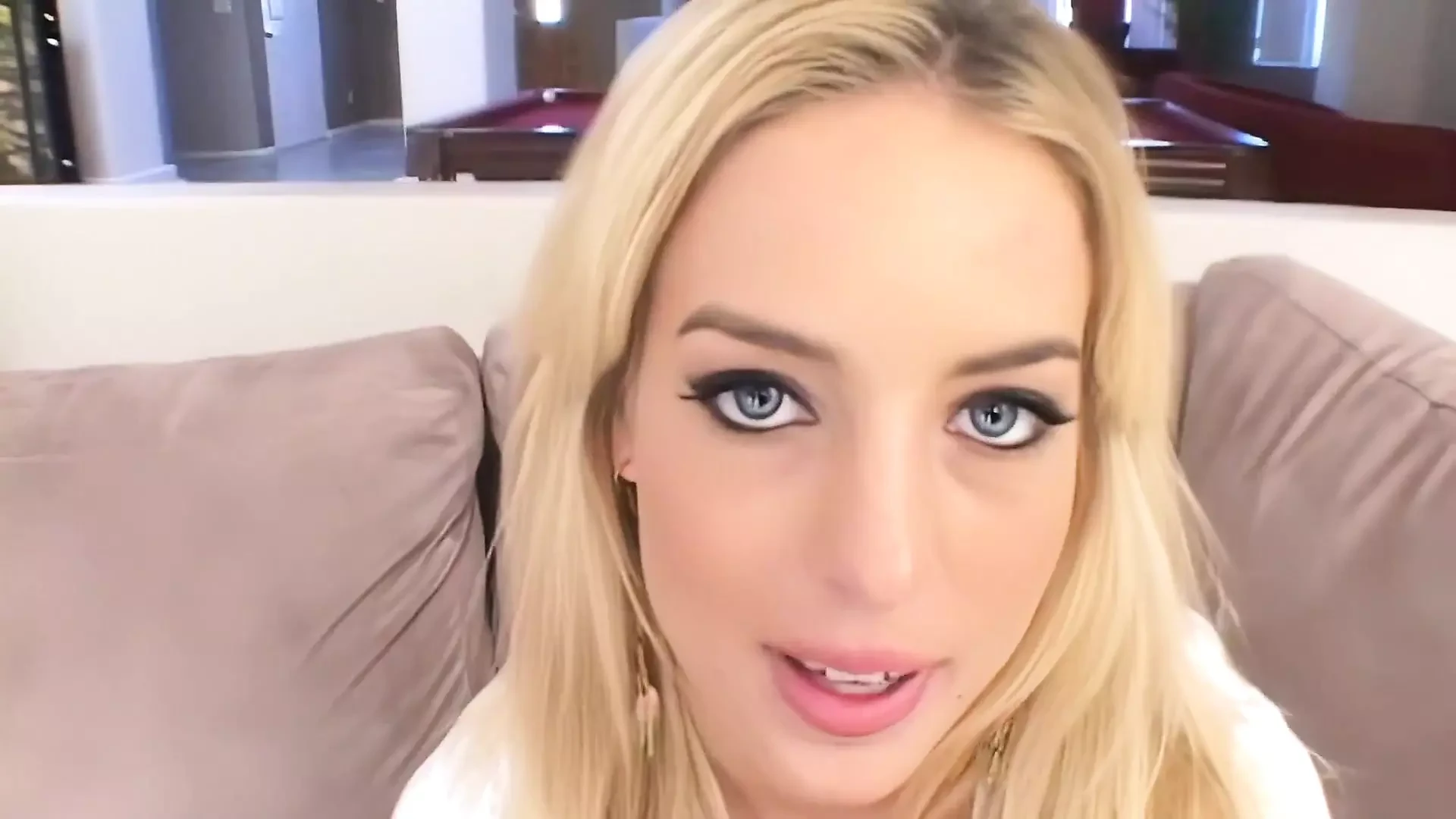 Babe Loves Cum
