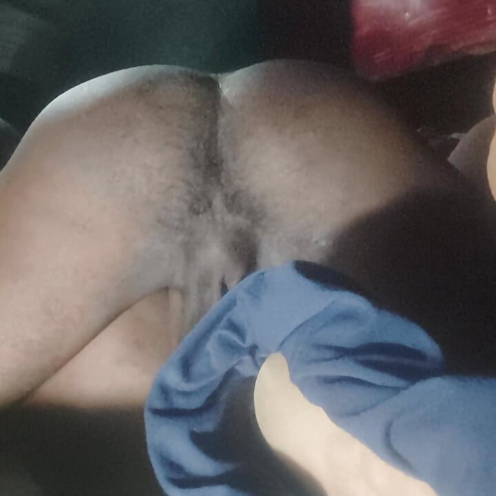 Tyttöystävä tykkää panna isoa mustaa kullia ja viedä sen syvälle