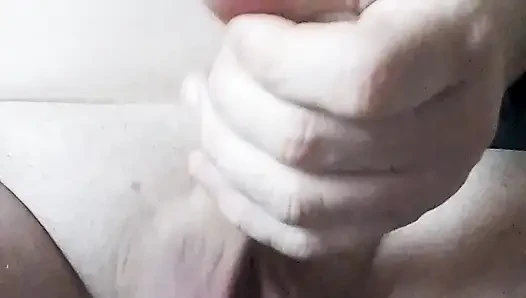 Mike yarağına biraz dikkat ediyor!