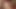 Çilli kızıl saçlı orta yaşlı seksi kadın genç erkek avcısı ihtiyaç duyulan tüm yardımı alıyor