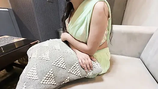 Dost Ghar per Nhi Tha Toh Bhabhi Ne Apni Chut Ki Pyas Bujai Sex Karke