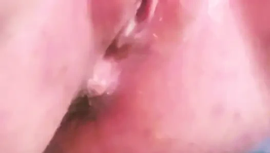 Musclemommy sabahları sikişiyor ve tekrar azgın fışkırtıyor