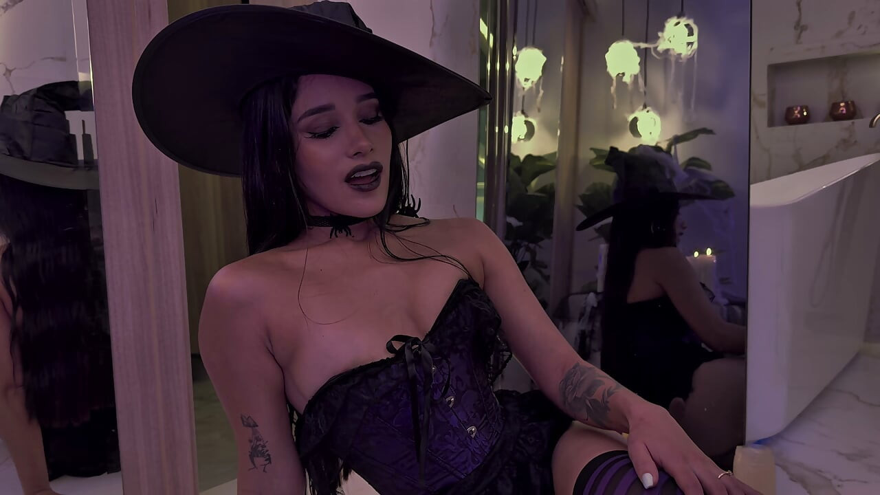 Horny little witch plays with a dildo on Halloween night - Carolina Guerrero