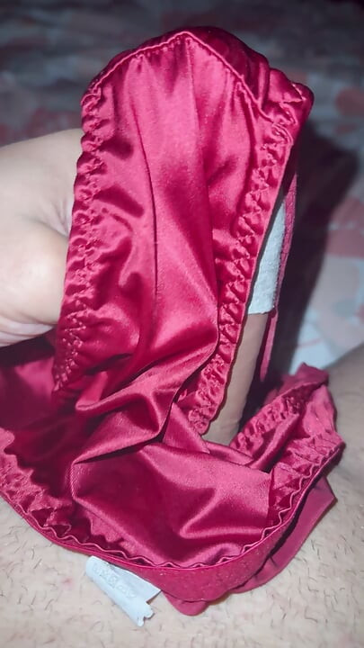 Juicey silky red panties