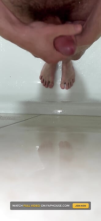 욕조를 문질러 나올 때까지