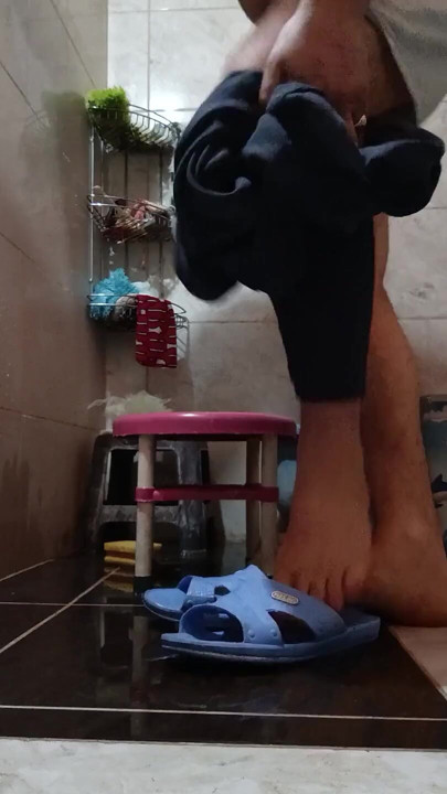 Master Daddy Cums in the Bathroom