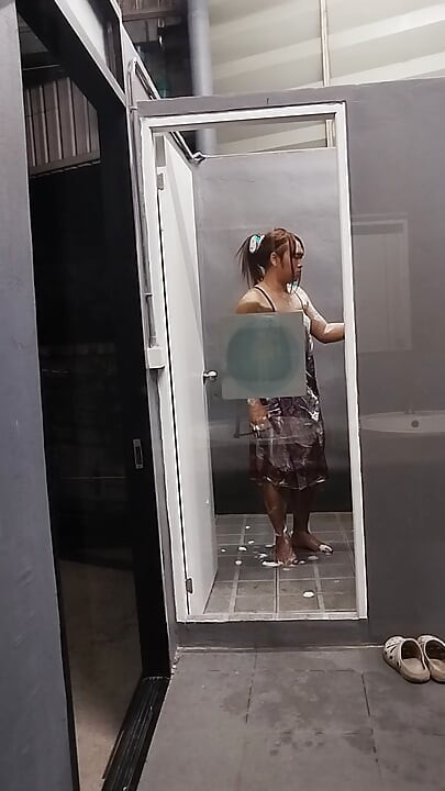 FN124 我在淋浴間度過了一段幸福的時光。