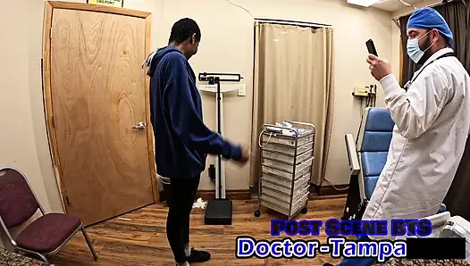 Dr Tampa - Daisy Mynx '1. gynäkologie-untersuchung