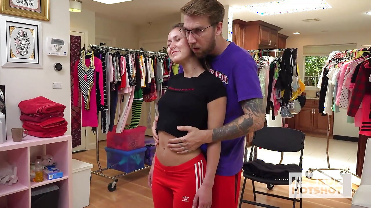 Bts - si pelacur mungil paige owens suka banget dientot sama bryan gozzling!