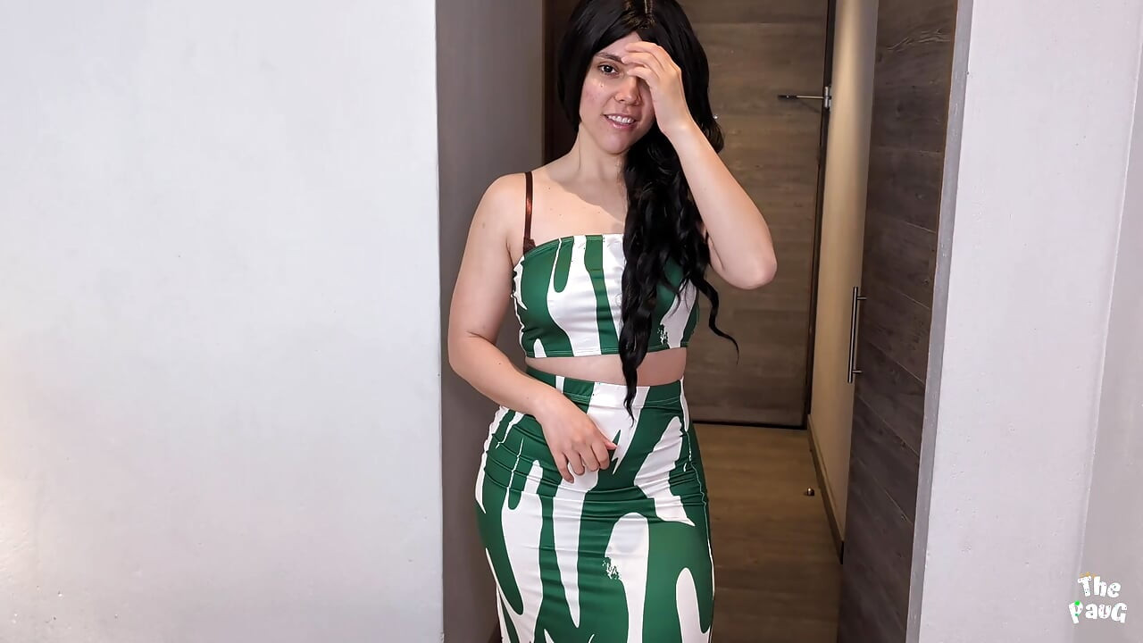 Stepmother with a big, round butt visits her stepson at the hotel