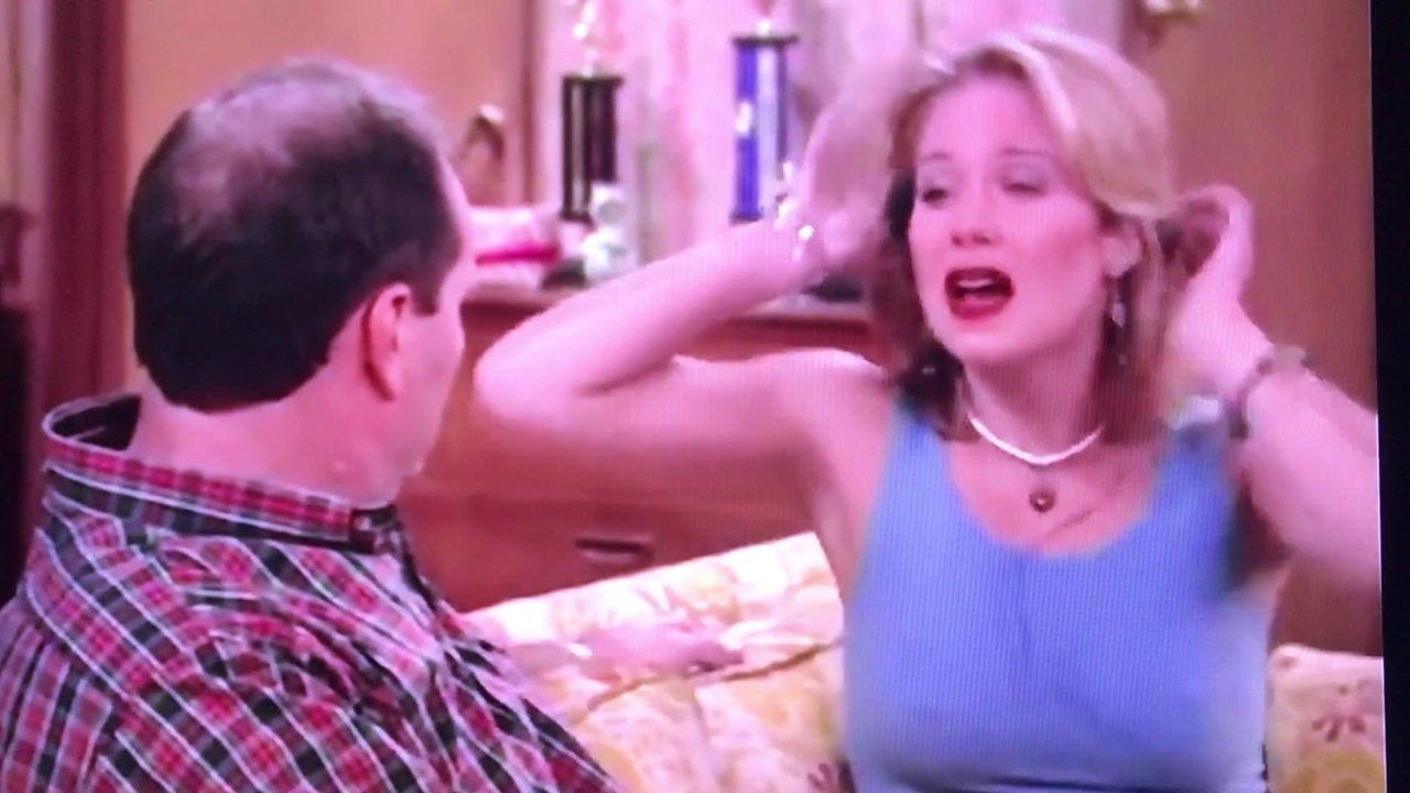 Kelly bouncing tits and pokies