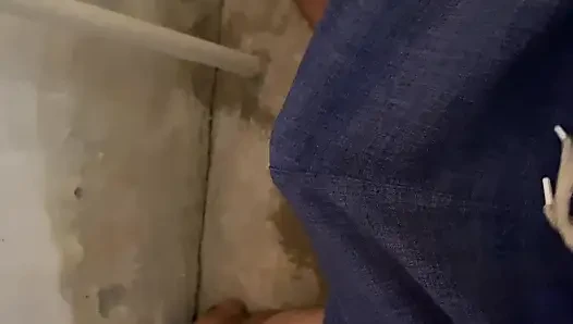 Tuvalette azgındım, internette çok boşalmak zorunda kaldım... GusttaGGoficial