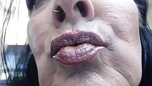Wand gold gloss super pucker close up