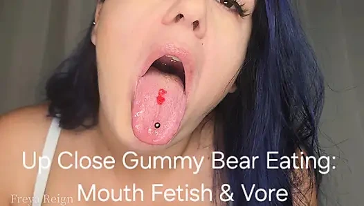 Поедание камшота медведя крупным планом: рот фетиш