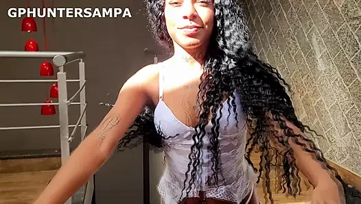 Yaramazlık paskalyası! Bu güzel ve çok seksi tavşanı acımasızca sikiyor
