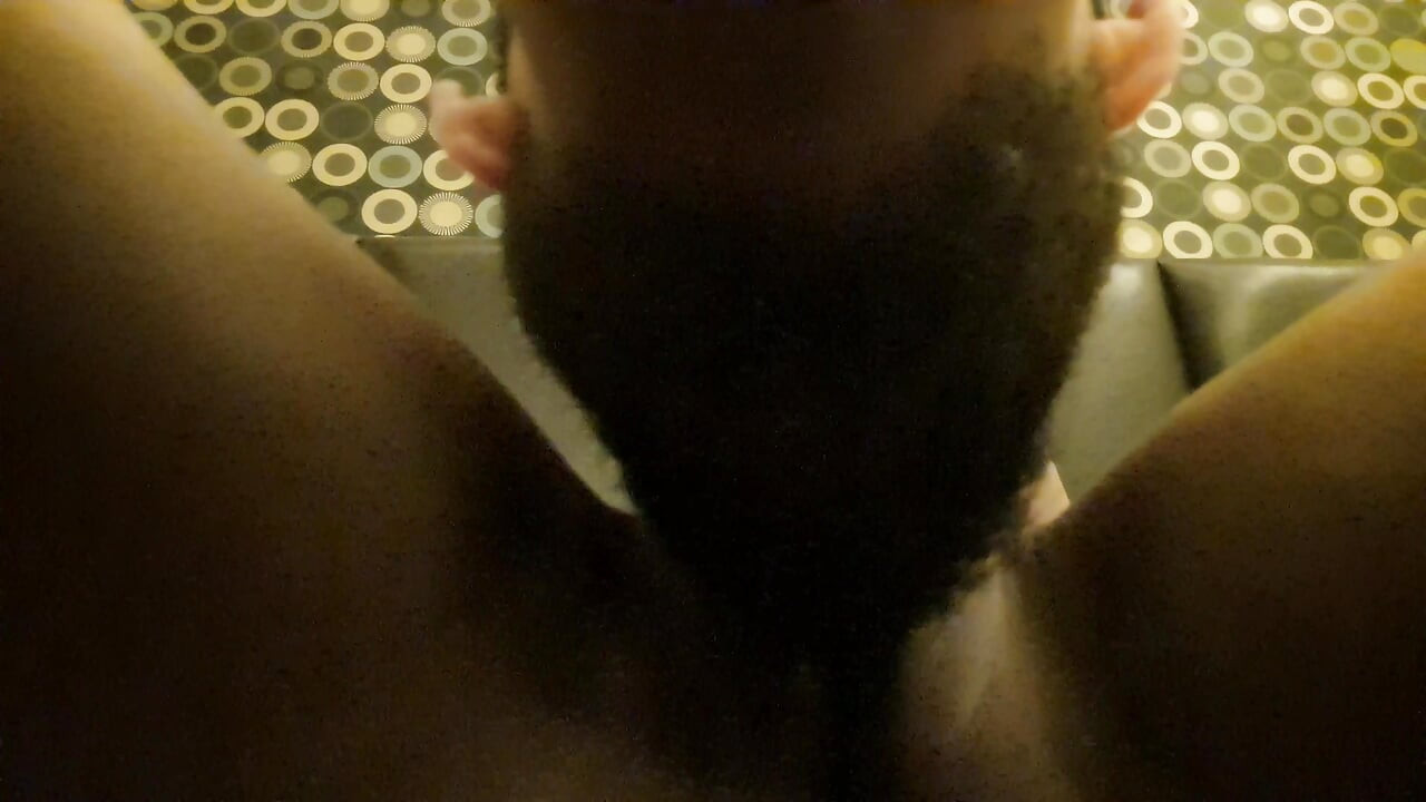 为一辆美丽的汽车舔舐和操逼最美丽的阴户