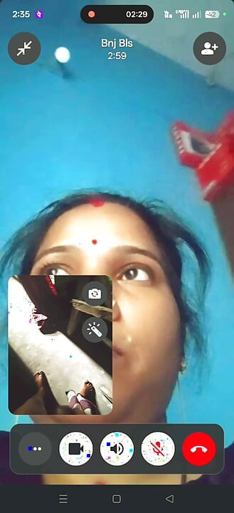 Mera boyfriend ne mujhe dekh ke muthi mara
