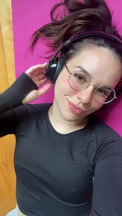 Showing cunt