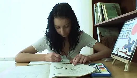 Сексуальная крошка сосет огромный член учительницы перед жестким трахом