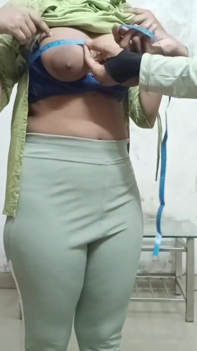 Jaw-dropping moment from "Salu apne tailer ke pass apne saree silvane aur map dene gayi thi aur vahi chud gayi"