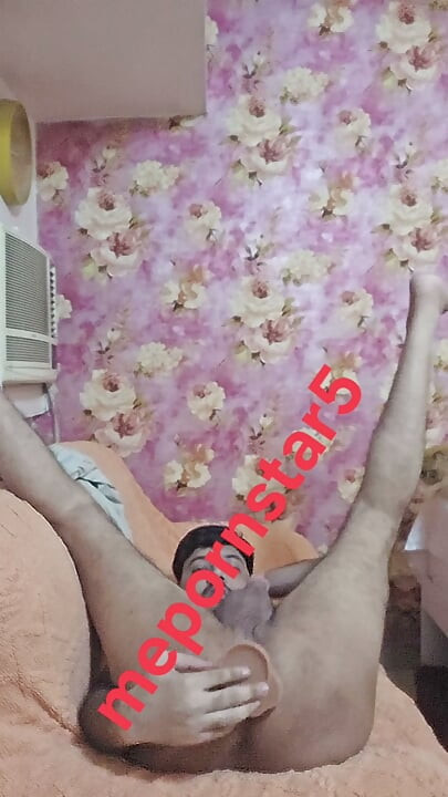 Mepornstar5 jugando con un dildo