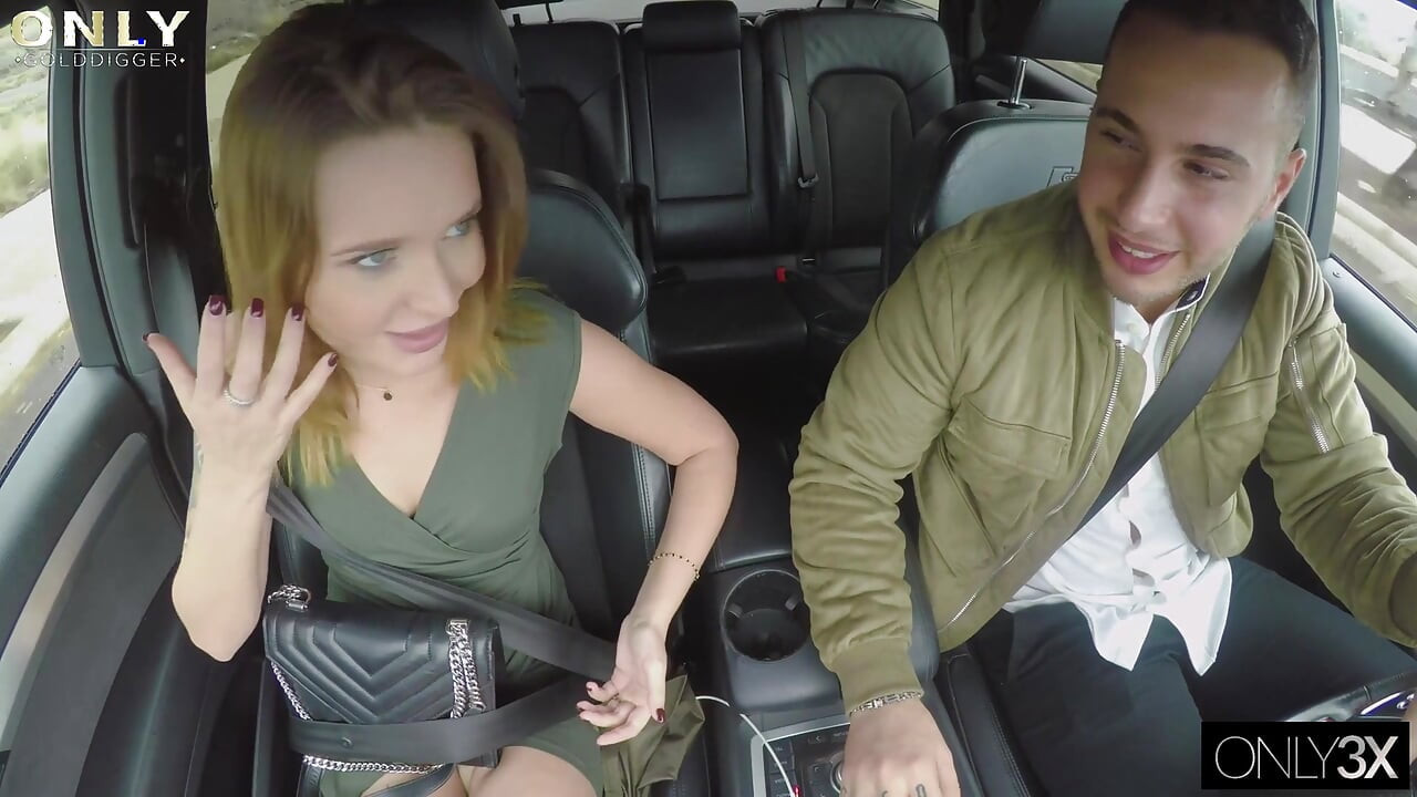 कोई खरीदारी सिर्फ कामुक Mia Ferrari प्रीमियम के लिए पंगा नहीं ले रही है केवल सोने की खुदाई करने वाले को संपादित करें