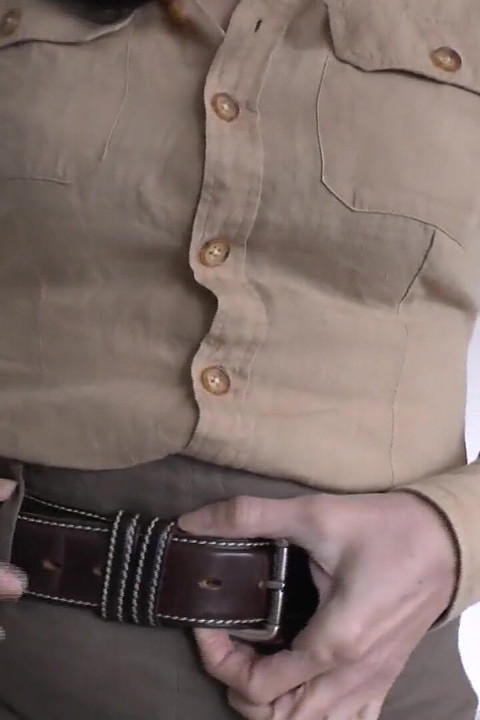 リネンスカートのワクワクするベルト試着、パート3、レディ・ヴィクトリア・ヴァレンテ