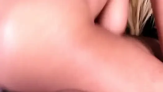 Сексуальную Nina Rivera связывают и жестко трахают на Рождество