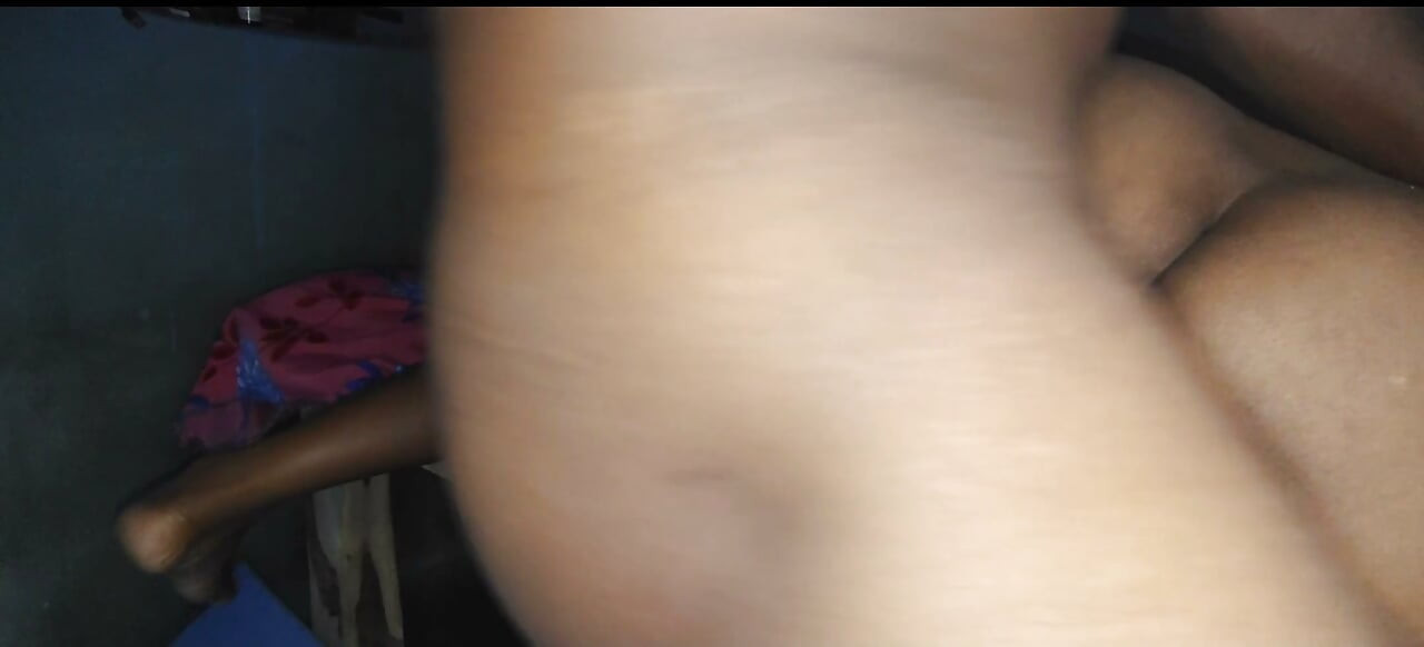 Desi forró falusi lány szűk puncija kültéri XXX videó, Desi falusi forró lány szex
