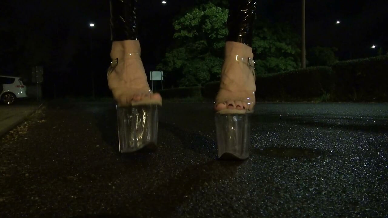 Look at My Latex Crossdresser Legs & Pretty Feet – Glossy Black Toenails in 20cm Clear Platform Heels