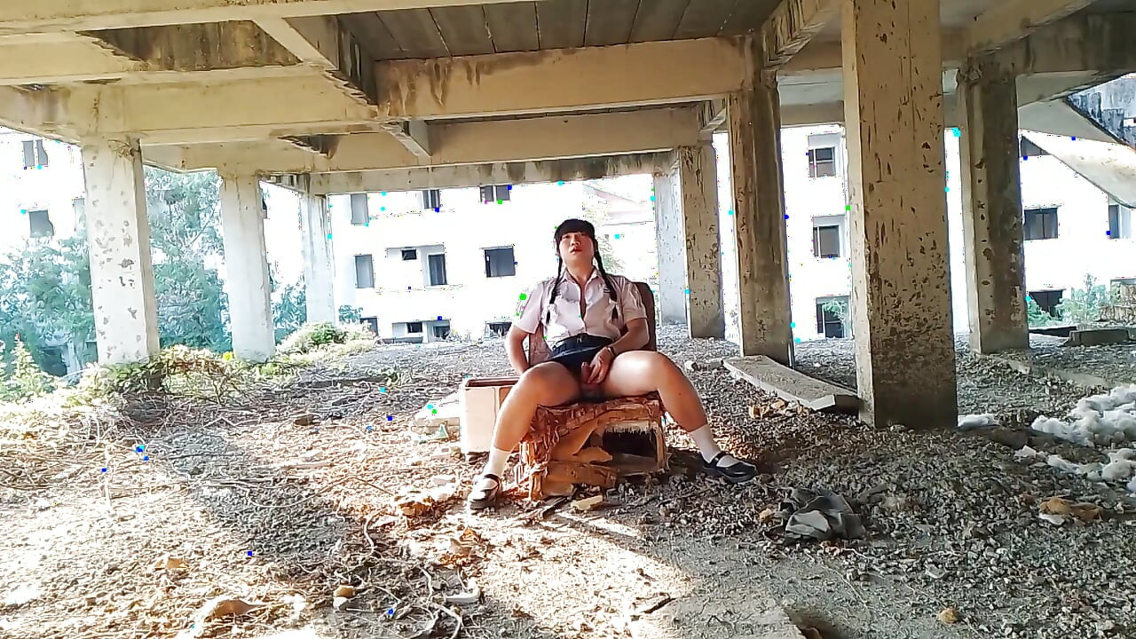 FN004 Student ladyboy solo