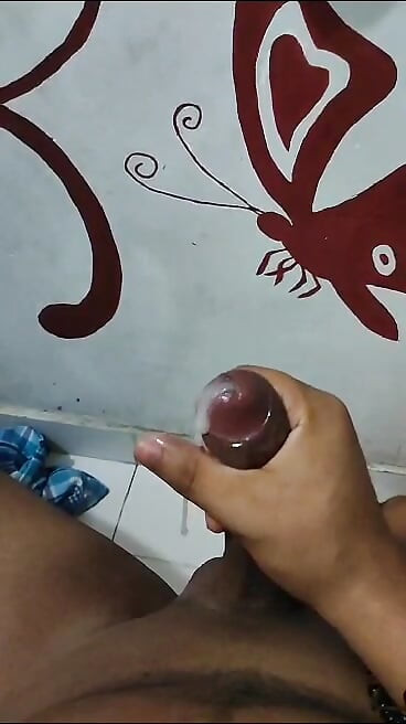 A CUMSHOT BEFORE I TAKE A BATH