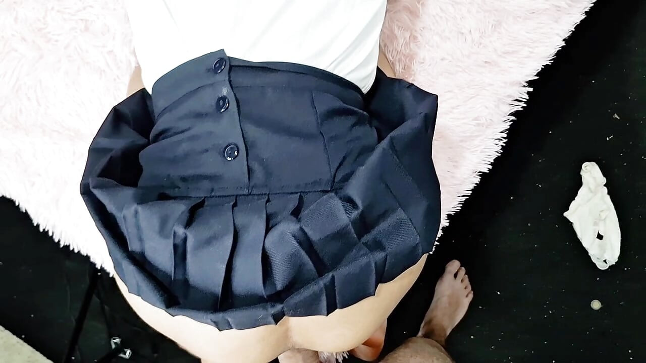 작은 태국 여학생 : 나는 만지는 나이 든 남자와 함께 외출하는 것을 좋아합니다.