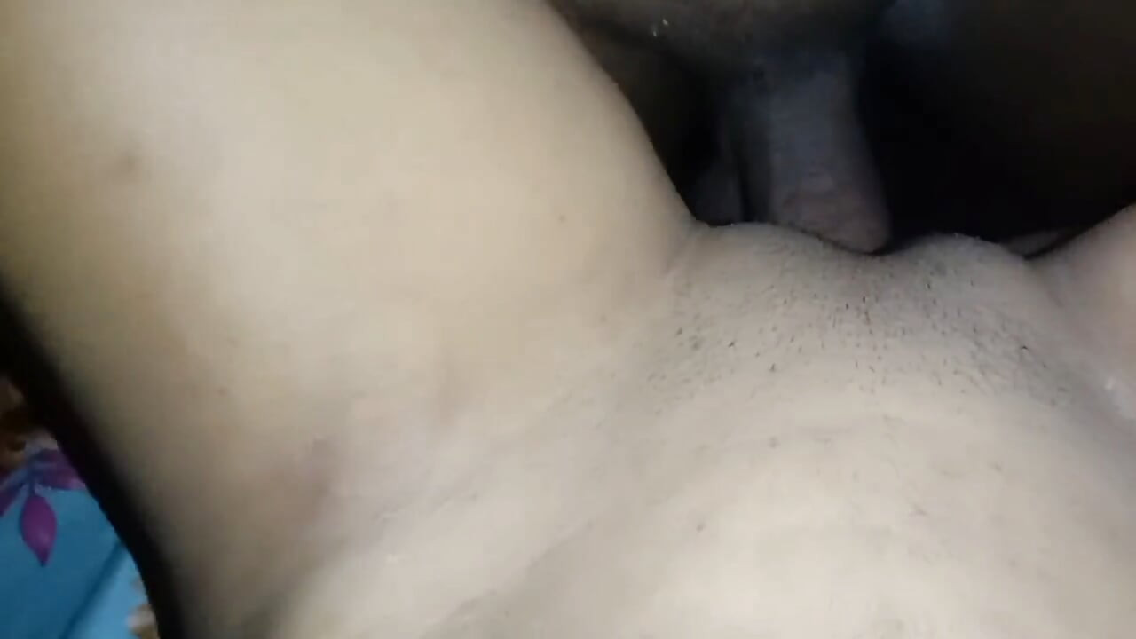 Deshi virgen chica toma gran polla primera vez porno