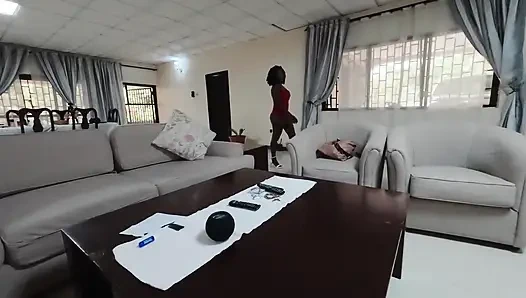 Lustiger sonntag wird zu hause flirty Swan schneidet in seinen mund