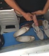 Cum on the shoes of a strange in the changing room 4