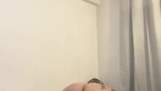 Aynı sokaktan arkadaşım ağzımda birçok orgazm oldu