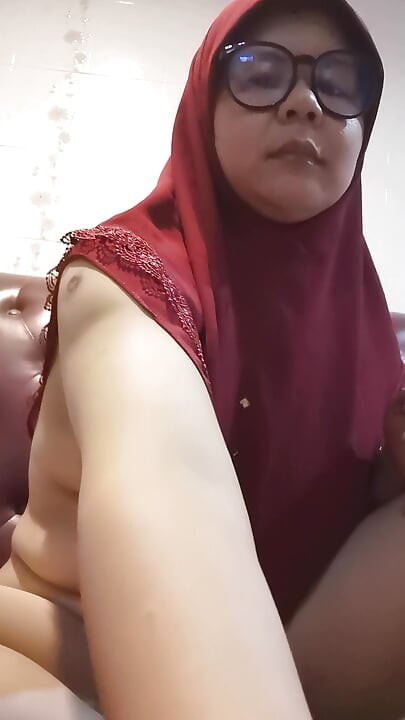 Tôi bí mật đến để sống bán của tôi trong phòng trước khi đi học.