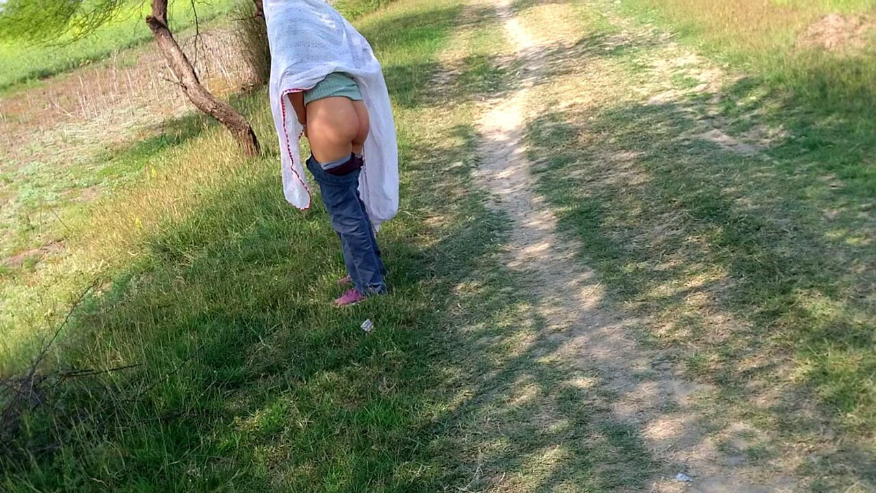 Didi's friend sucked his cock in the fields, girlfriend's mouth fucked, desi village girl fucked Hindi audio, xxx, mms, xvideos, porn