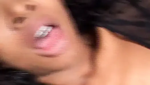 Black Beauty Opens Her Thighs