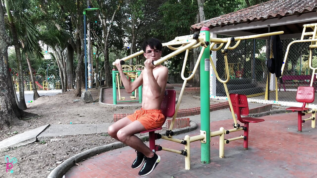 Hot Show, if You Want to Enjoy Exclusive Content, Remember to Write to Me.